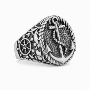 Men’s retro anchor ring with nautical design in antique silver finish.