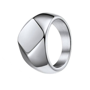 Men’s polished gold square face ring, modern elegance, bold silhouette.