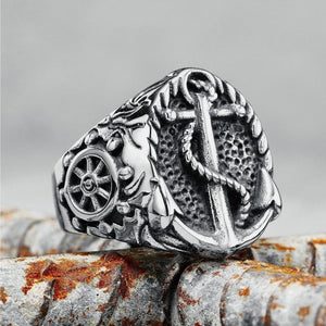 Men’s Retro Anchor Ring with vintage nautical design featuring anchor and ship's wheel motif.