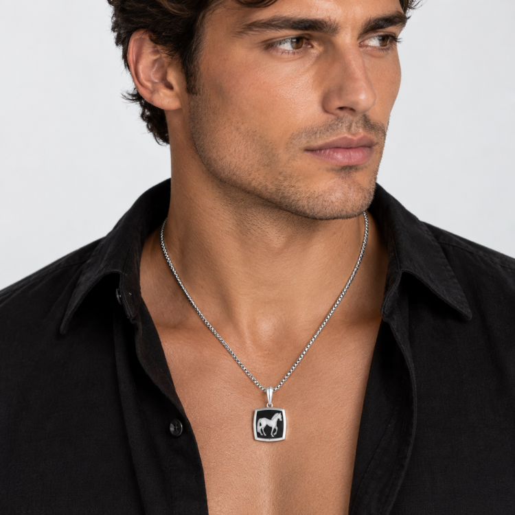 Petvs Horse Pendant Necklace: Symbolizing Strength and Freedom
