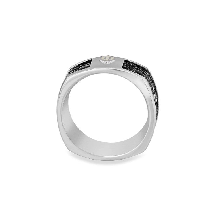 Hoxton London men's sterling silver ring with black leather inlay, stylish jewelry accessory for men.