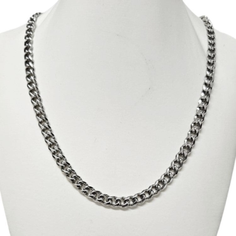 Men’s 7mm hypoallergenic stainless steel curb chain necklace by T.M.J, showing a close-up of the durable, polished chain.
