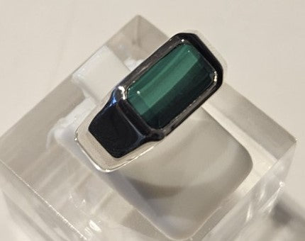 Sterling silver Malachite ring from T.M.J Element Series, featuring a polished green gemstone in a sleek silver band.