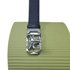 Men’s blue patterned leather belt with silver bull’s head buckle from TMJ, showcasing detailed leather design and polished metal buckle.