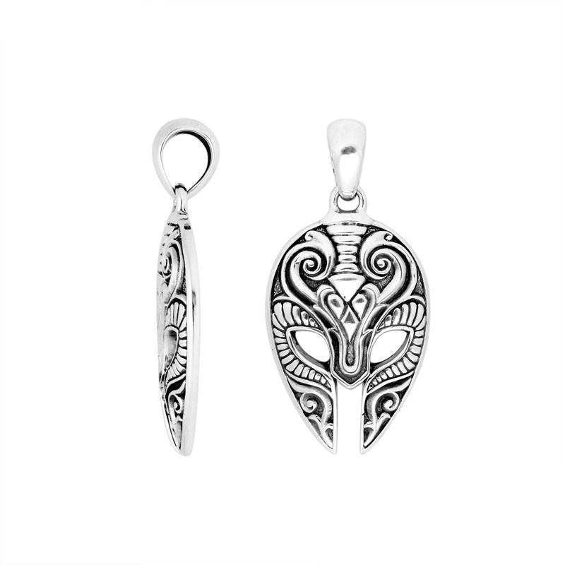 Spartan Helmet Dogtag PendantSpartan Helmet Dogtag Pendant in oxidised sterling silver 
Embody strength and honor with our Spartan Helmet Dogtag Pendant, an exceptional piece inspired by the icoPendantsT.M.JTheodore Men's JewelrySpartan Helmet Dogtag